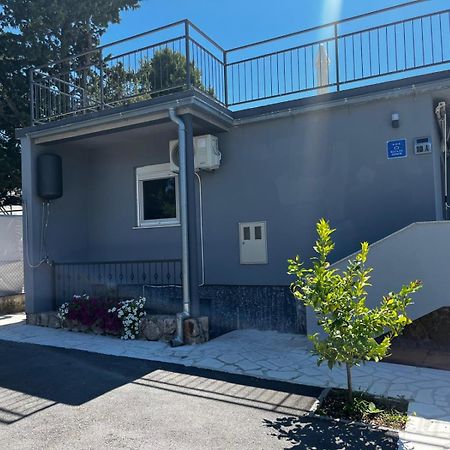 Holiday House Lara Starigrad Paklenica Eksteriør billede