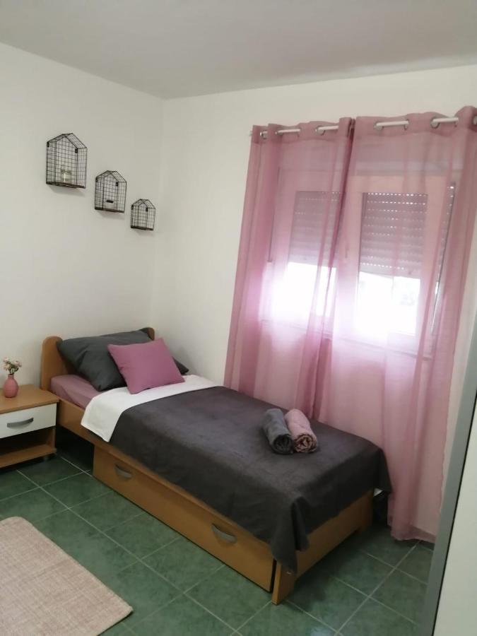Holiday House Lara Starigrad Paklenica Eksteriør billede