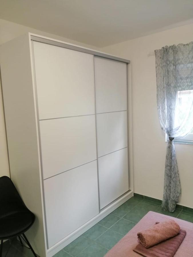 Holiday House Lara Starigrad Paklenica Eksteriør billede