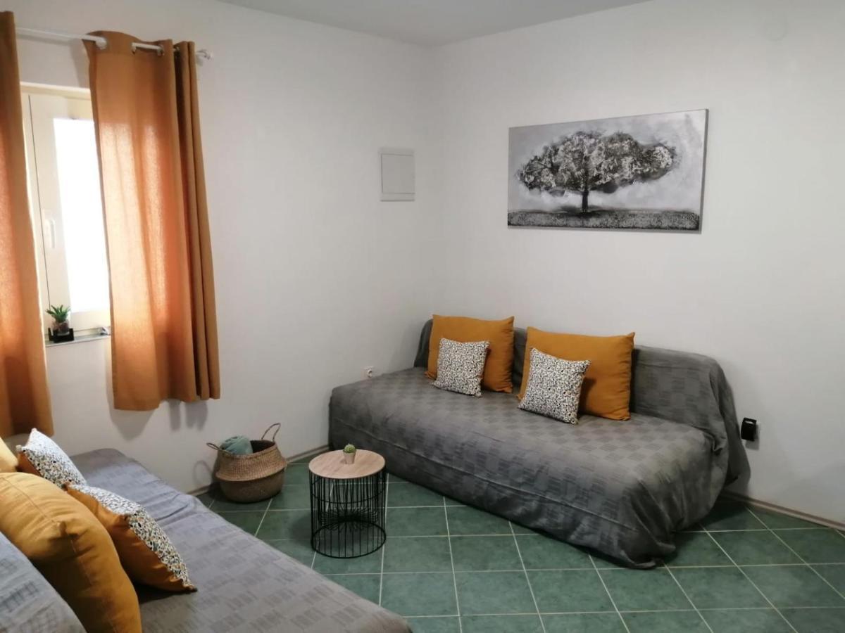 Holiday House Lara Starigrad Paklenica Eksteriør billede